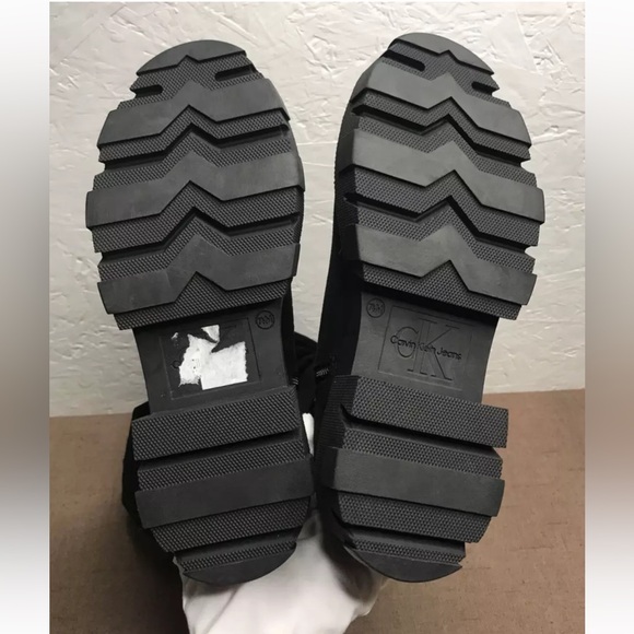 Calvin Klein Women's Over the Knee Stretch Boots Black with Lug Soles Size 7.5M - Picture 4 of 13